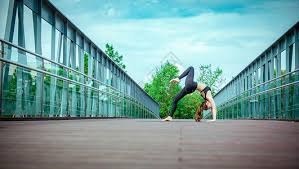 大二男生休学当残特奥会领跑员残特奥会田径女选手哪吒头亮相夺银