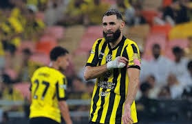 法尔克：热刺后卫武什科维奇被推荐给拜仁，拜仁