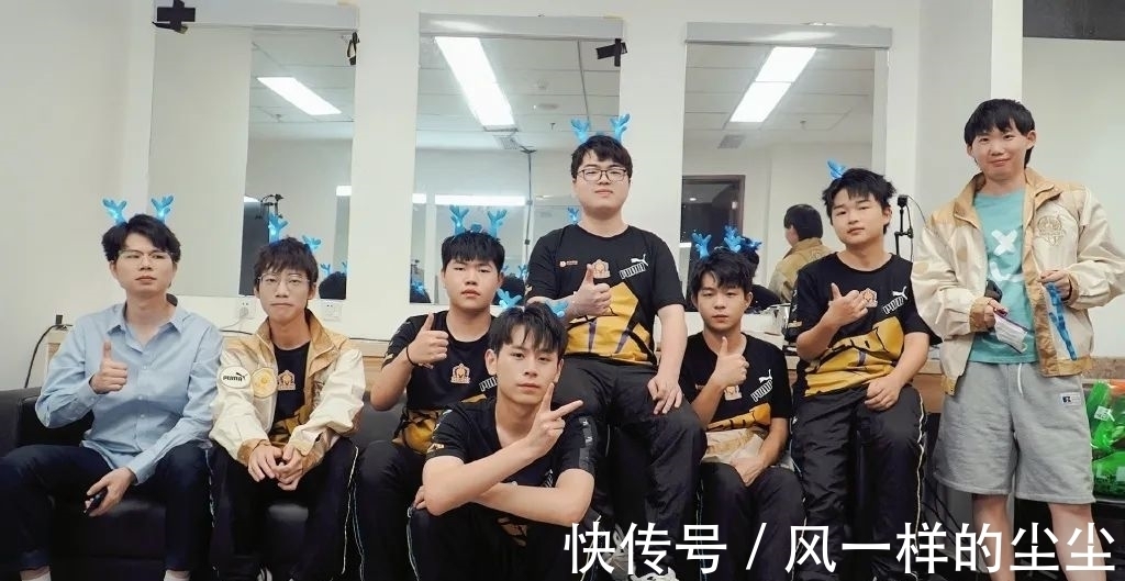 对他们的晋 对他们的晋